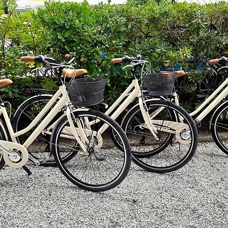 Ampio, elegante apt con aria condizionata e bici gratis Viareggio Esterno foto